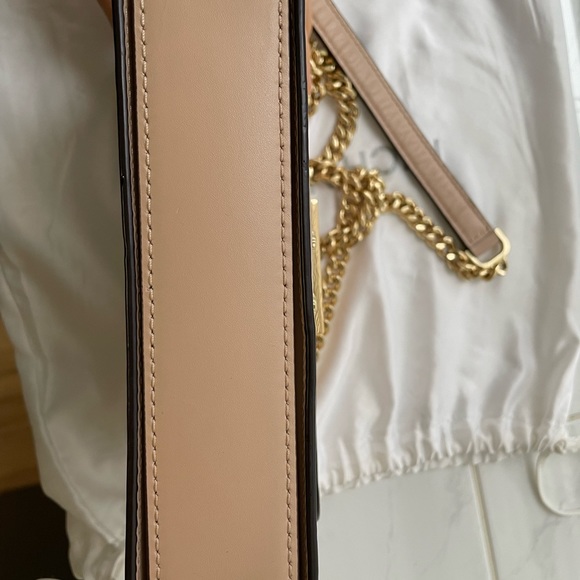 Michael Kors Sloan Editor Medium Chain Shoulder Bag in Oyster (Light Pink Beige) - Picture 10 of 13